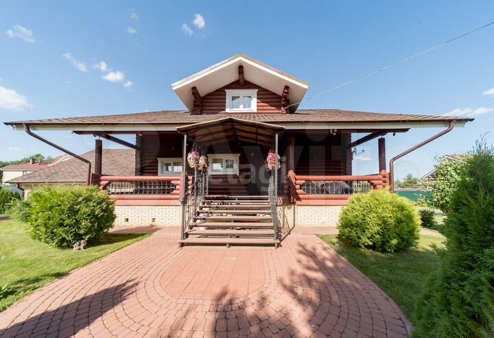 Дом 301 м² на участке 23 сот.