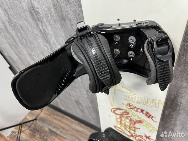 Сноуборд Girlstar 147см с креплениями