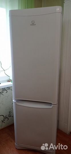 Холодильник б/у indesit