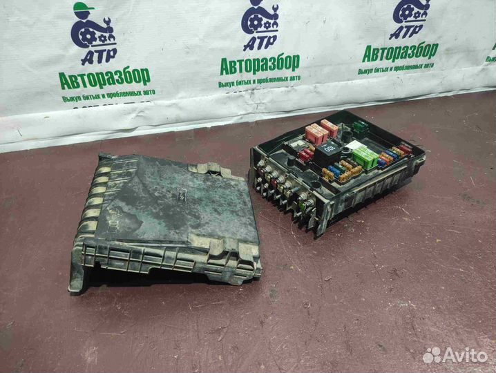 Блок предохранителей подкапотный Skoda Superb 2