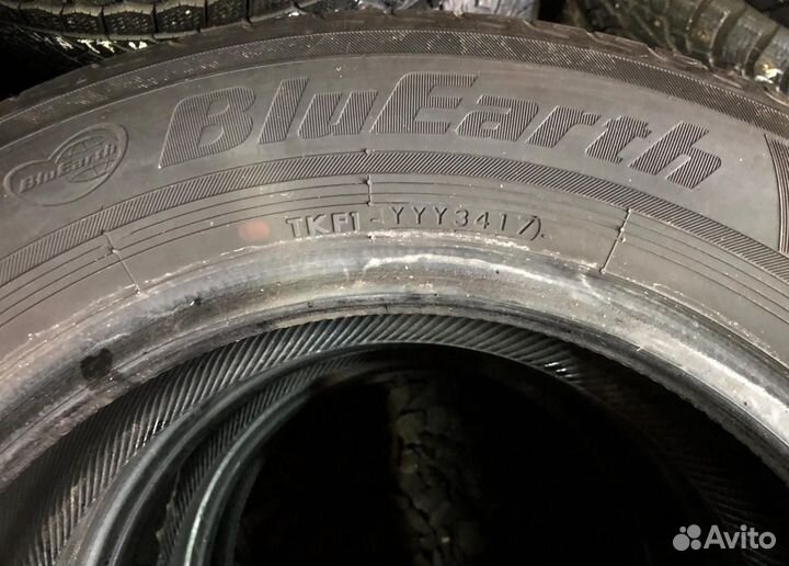 Yokohama BluEarth AE01 215/60 R16