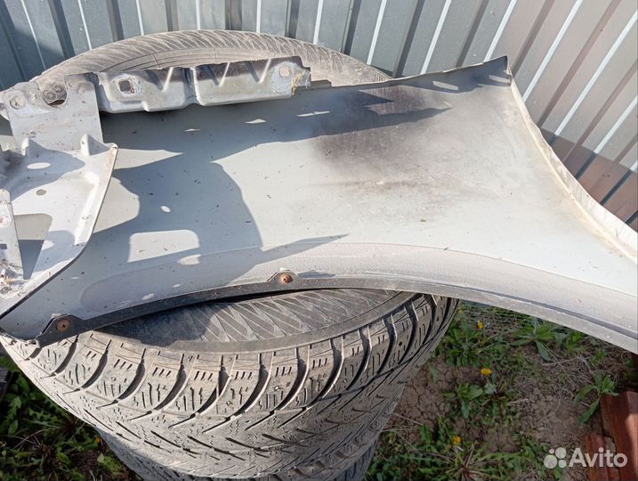 Крыло переднее правое renault logan 2