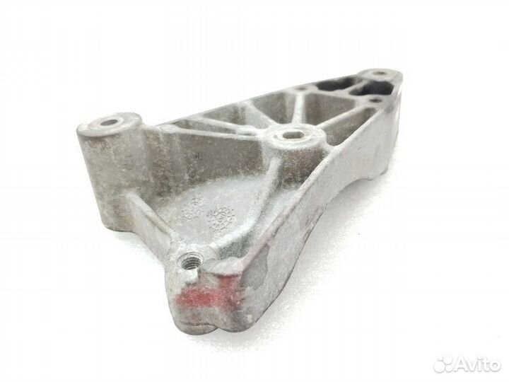 Кронштейн генератора Chrysler 300C LX 2.7 2004