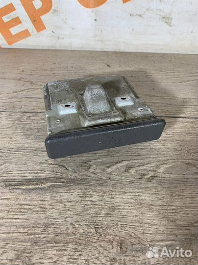 Пепельница передняя Mitsubishi-Мицубиси Colt (CJ)