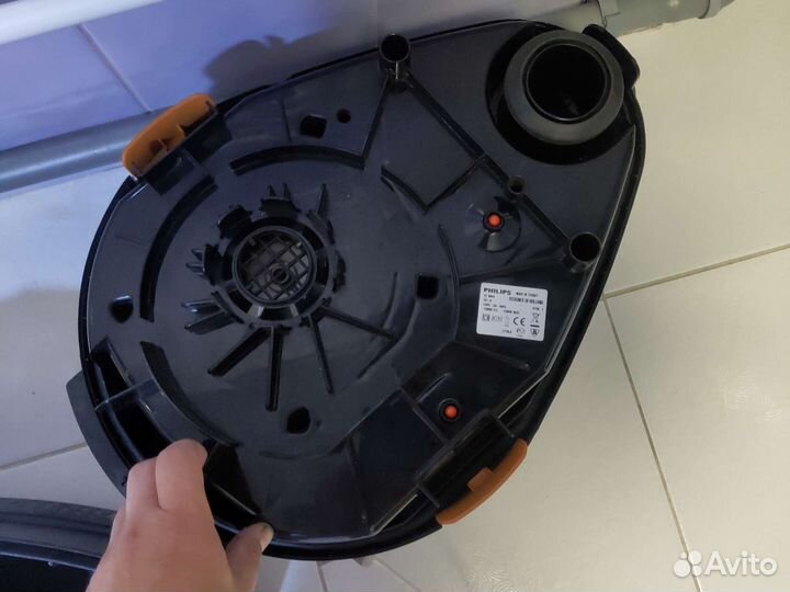 Моющий пылесос philips FC 6844