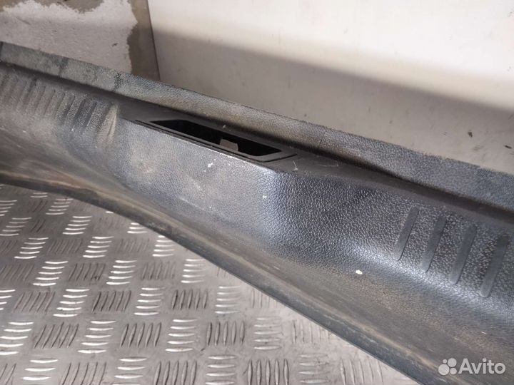 Накладка багажника задняя Renault Megane III