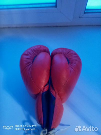 Боксерские перчатки