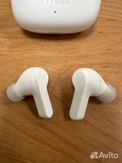 Наушники jbl wave200