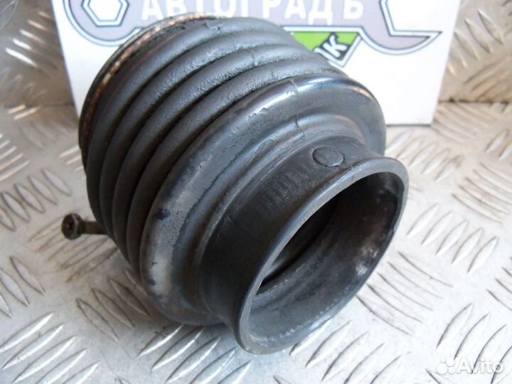 Патрубок воздушного фильтра Nissan Maxima A32 VQ30