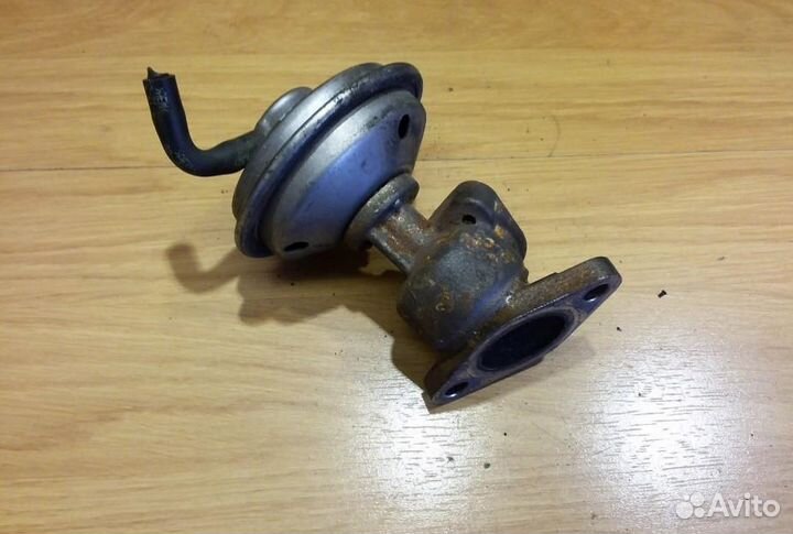 Клапан рециркуляции выхлопных газов Audi A6 C5