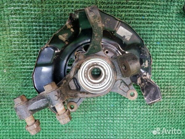 Кулак поворотный передний правый Toyota Camry XV30