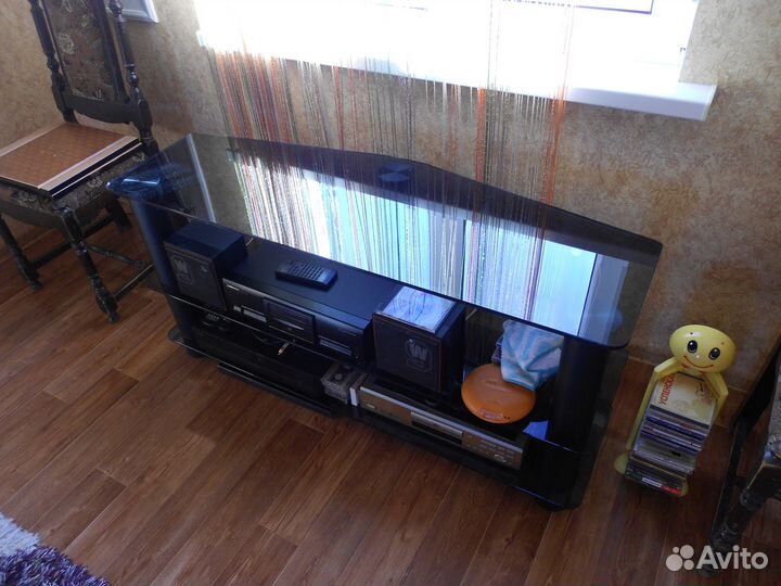 Стеклянная тумба