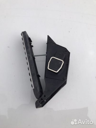 Педаль газа w218 cls