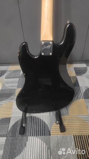 Бас гитара безлад fender squier jazz bass