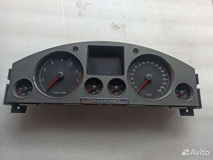 Щиток приборов Volkswagen phaeton дефект