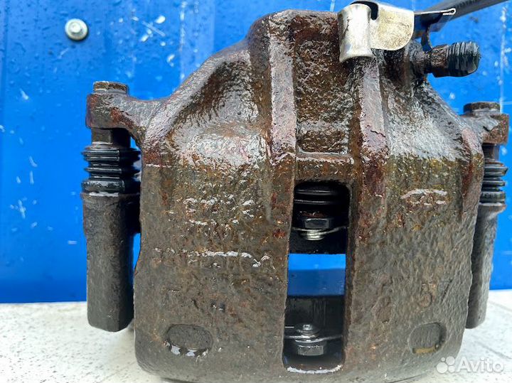 Суппорт передний левый Chery Fora A21 1 1.6