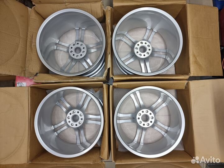 Новые оригинальные диски R19 Audi R8