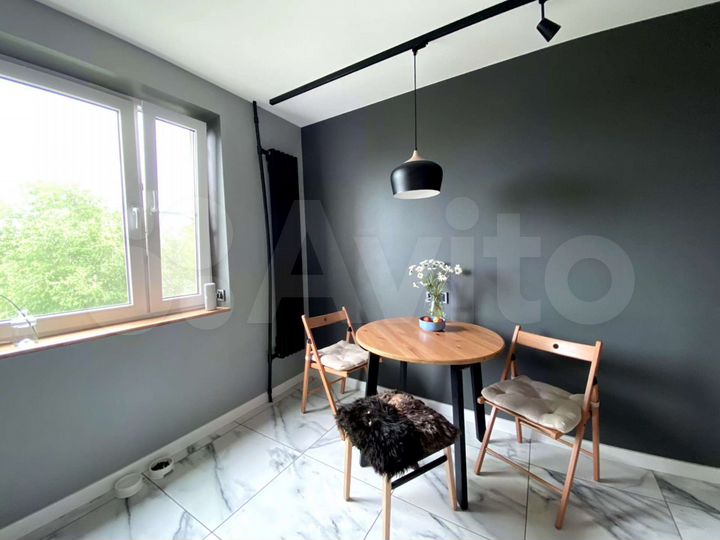 2-к. квартира, 52 м², 4/9 эт.