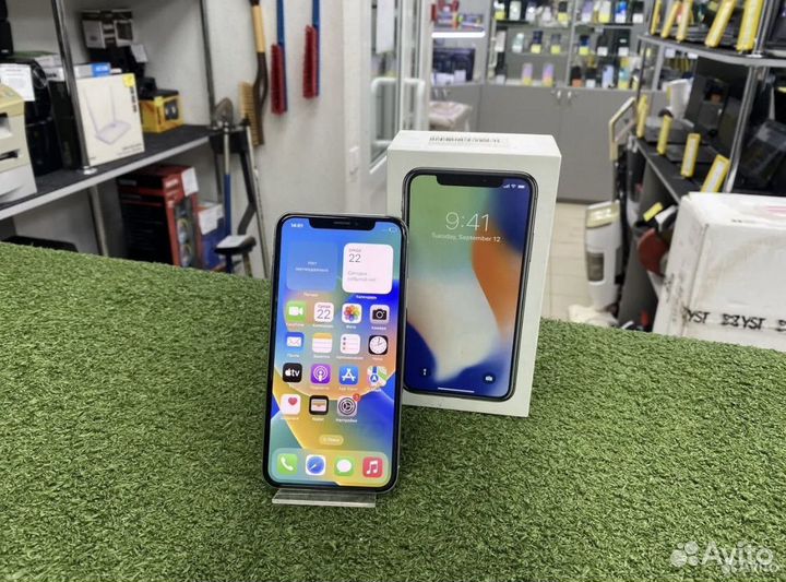 iPhone X, 64 ГБ