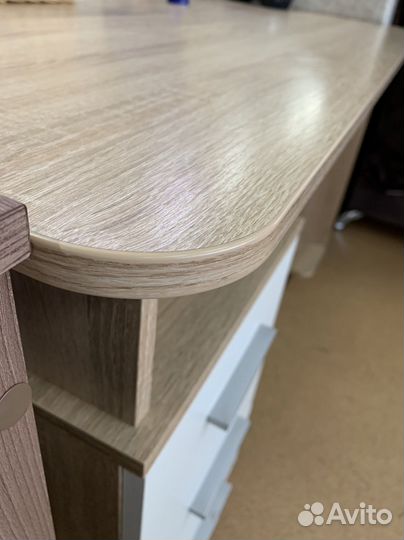 Компьютерный стол новый