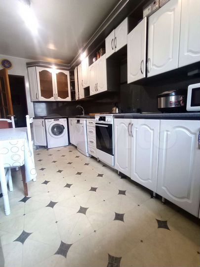 4-к. квартира, 90,2 м², 4/4 эт.