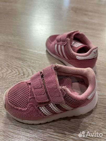 Кроссовки adidas