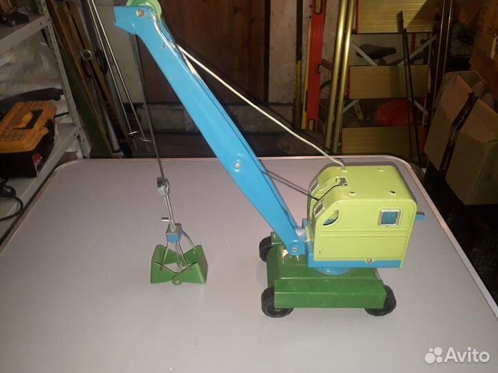 Коллекционная машина-кран СССР