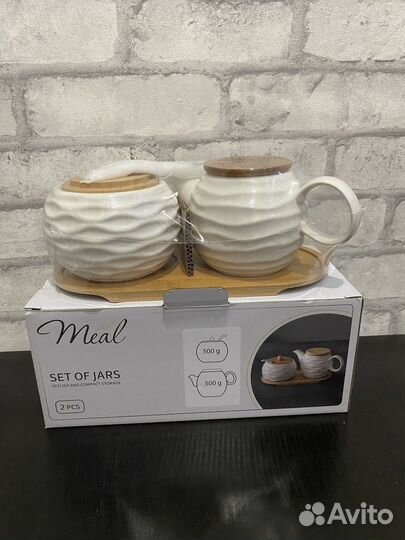 Сахарница и чайник новые