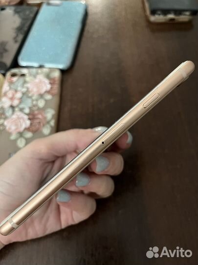 iPhone 8, 64 ГБ