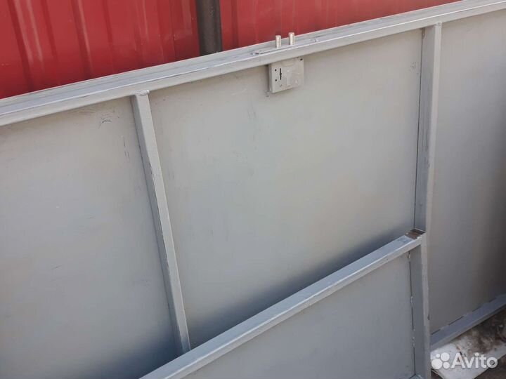 Дверь металлическая для кладовки