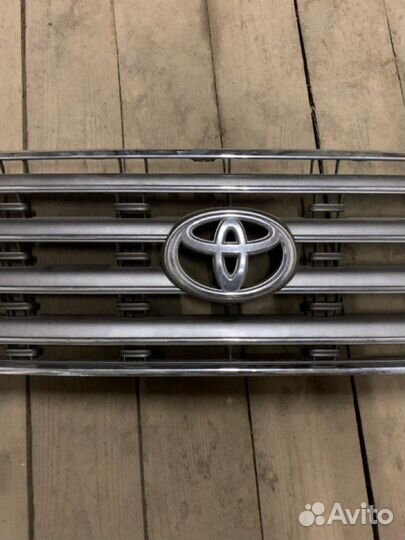 Решетка радиатора toyota land cruiser 200