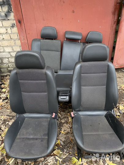 Сиденья на opel astra h хэтч с подлокотником