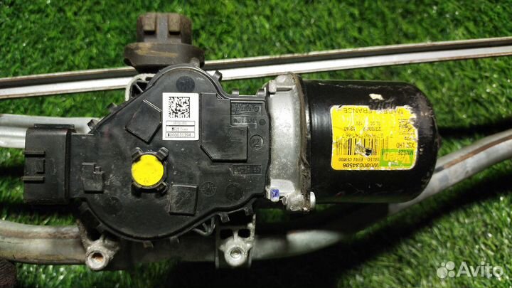 Моторчик стеклоочистителя Renault Logan 2
