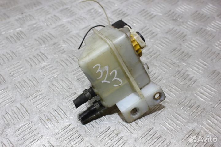 Бачок главного тормозного цилиндра Fiat Marea 1996