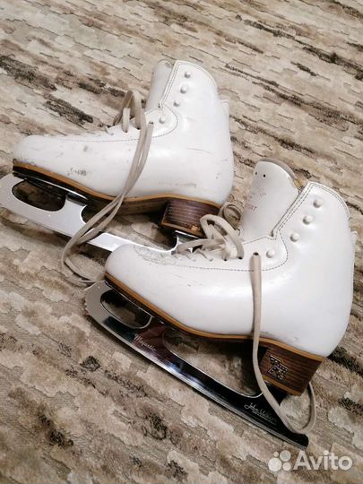 Фигурные коньки risport