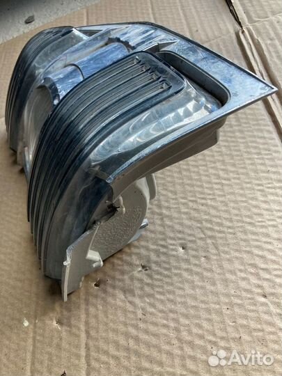 Фонарь задний правый Mitsubishi Pajero (1674)