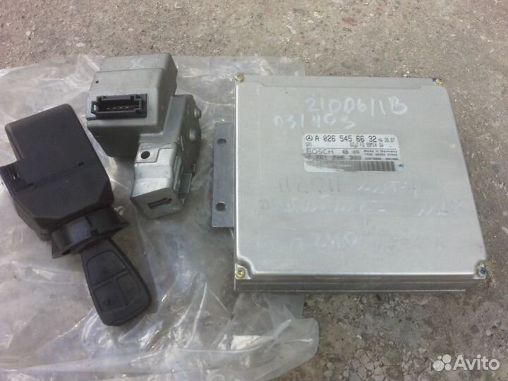 Блок управления двигателем Мерседес 210