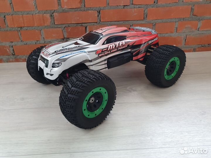 Thunder Tiger e-mta 1/8 машинка на радиоуправлении