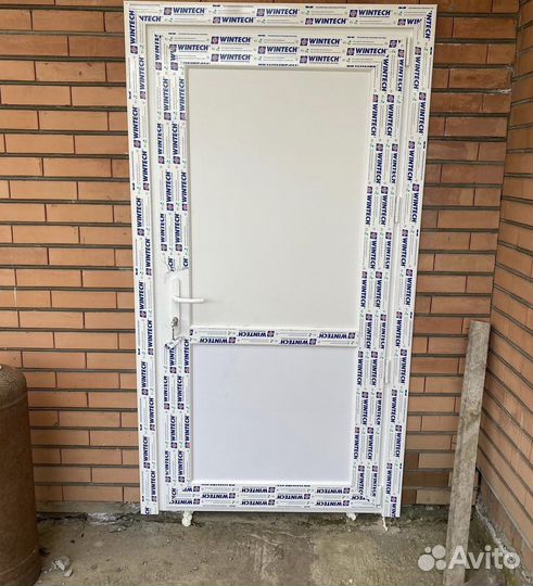 Пластиковые двери