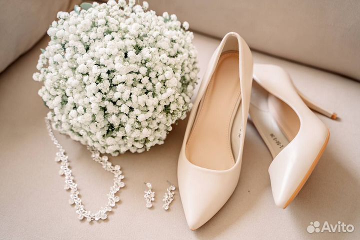 Букет невесты гипсофилла, роза