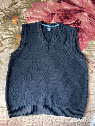 Жилетка для мальчика школьная 146