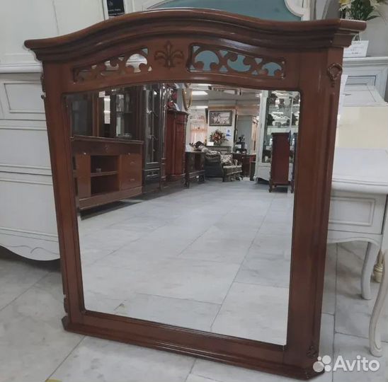 Комод с зеркалом 