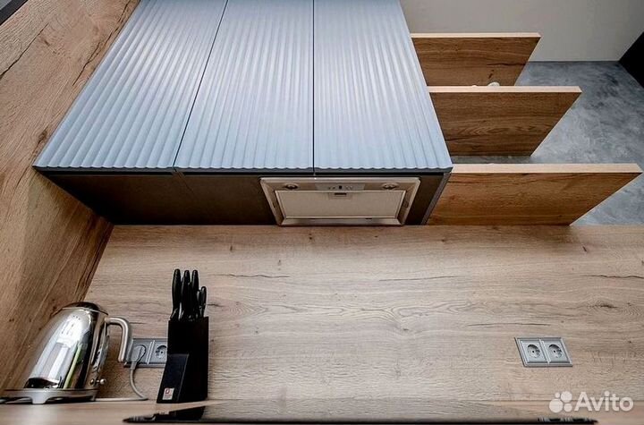 Угловая кухня с островом с мдф фасадами