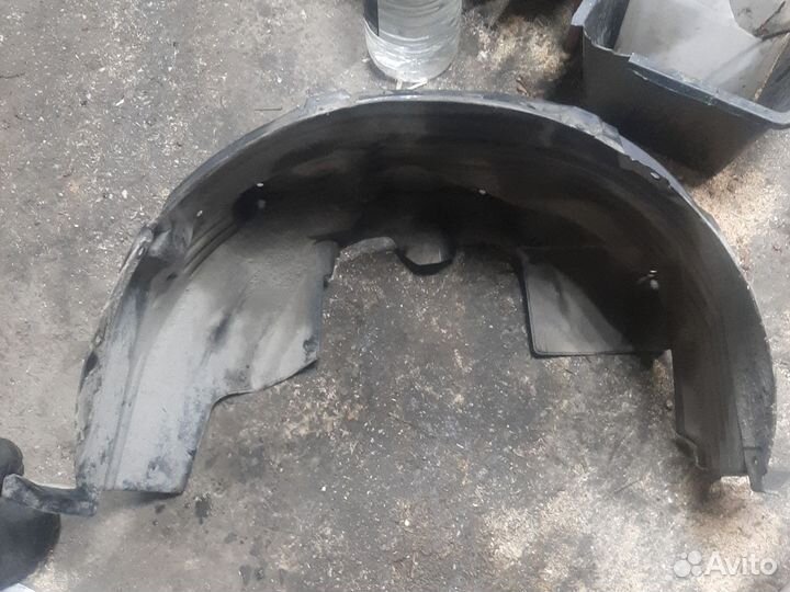 Подкрылок nissan pathfinder r51 передний правый