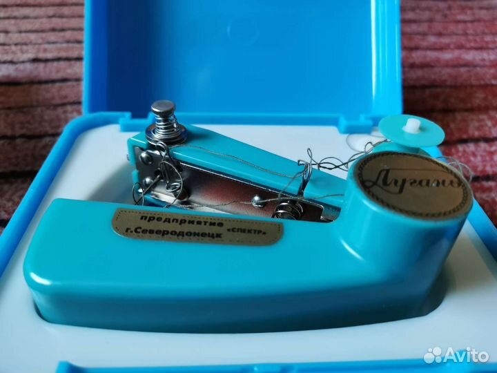 Портативная швейная машинка Лугань