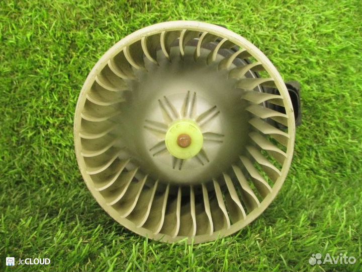 Мотор печки на toyota passo QNC10 K3-VE