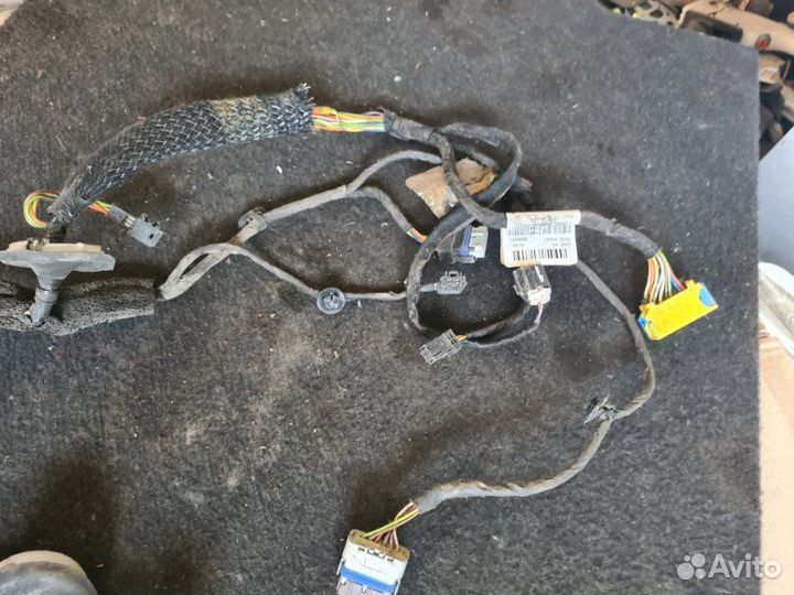 Проводка двери передняя Peugeot 308 хэтчбек 1.6