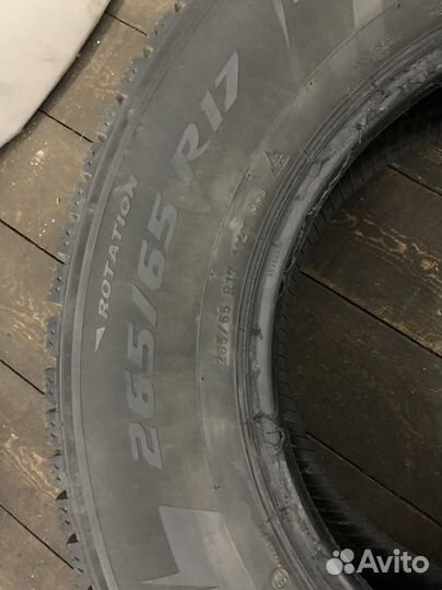 Pirelli Ice Zero 265/65 R17