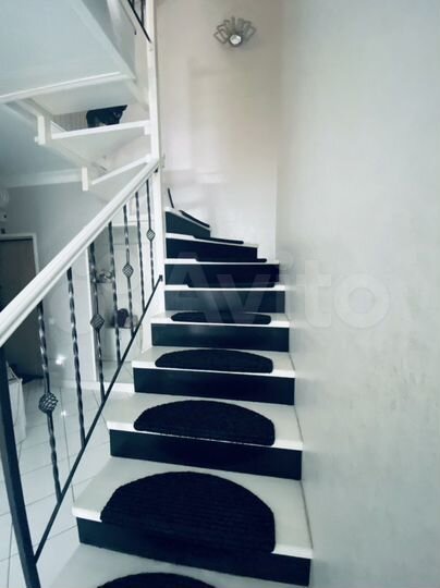 3-к. квартира, 133 м², 3/3 эт.