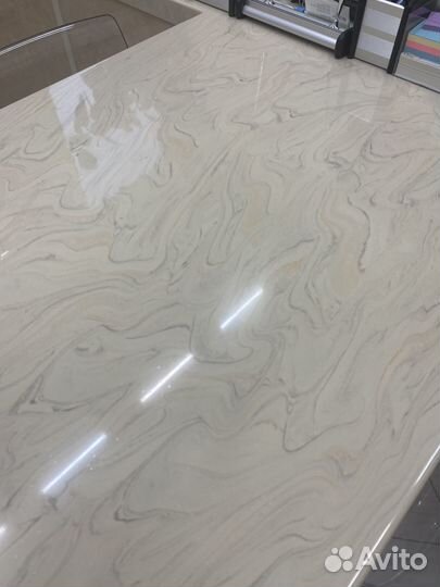 Офисная мебель со столешницей из иск. камня